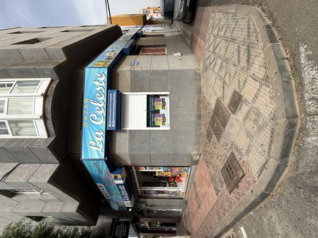 Fachada de Bazar La Celeste en la esquina de la Av. de la Unión